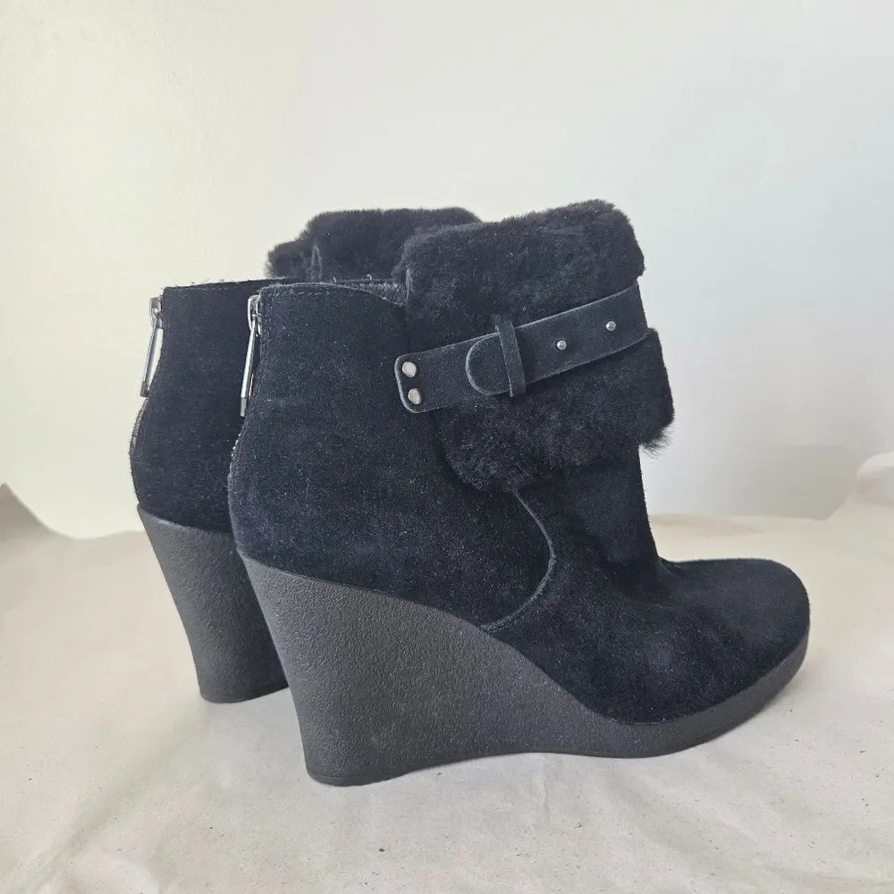 UGG Antonia Wedge Heel Bootie Ankle Boot Black Suede Sherpa Warm Winter Size 9
